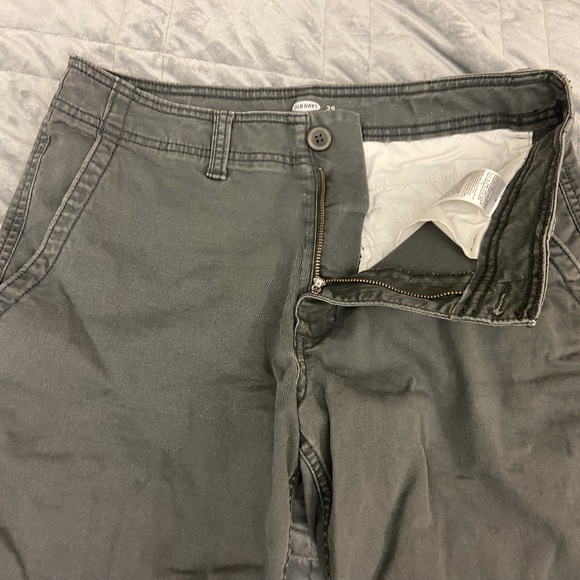 Grey khaki shorts - Picture 3 of 4